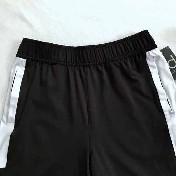Ideology NWT Performance Black and White Shorts Boys Various - Picture 3 of 10